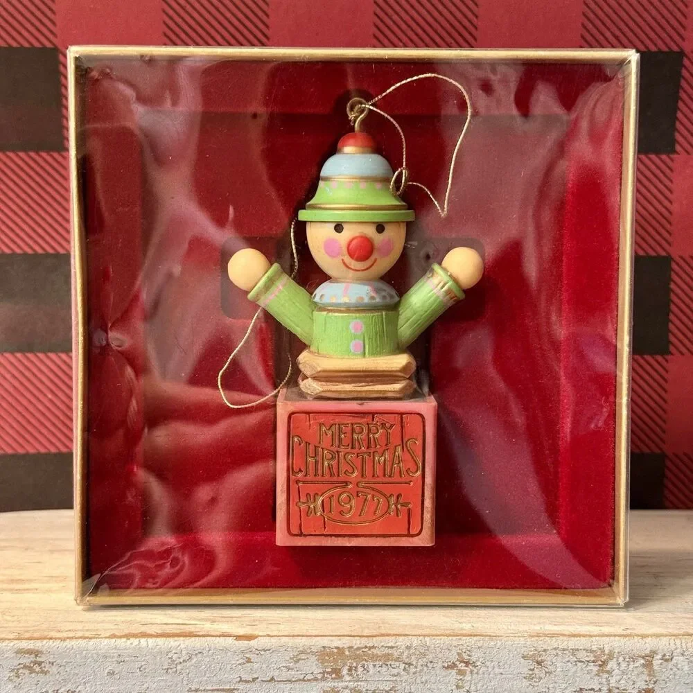 1977 Hallmark Yesteryears Tree Trimmer Jack in Box Vintage Christmas Ornament